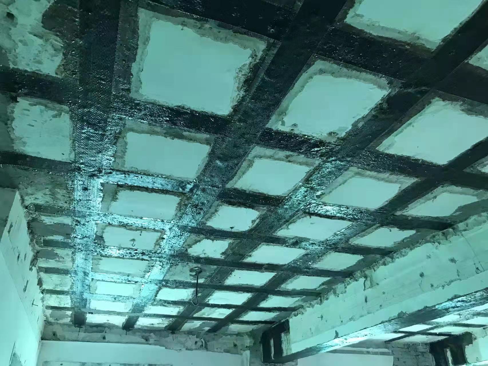 朝天粘碳纤维布施工工艺
